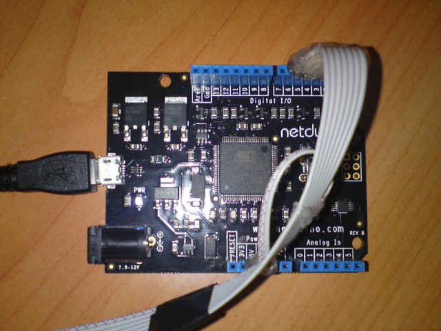 Close view on Netduino and Lcd connector